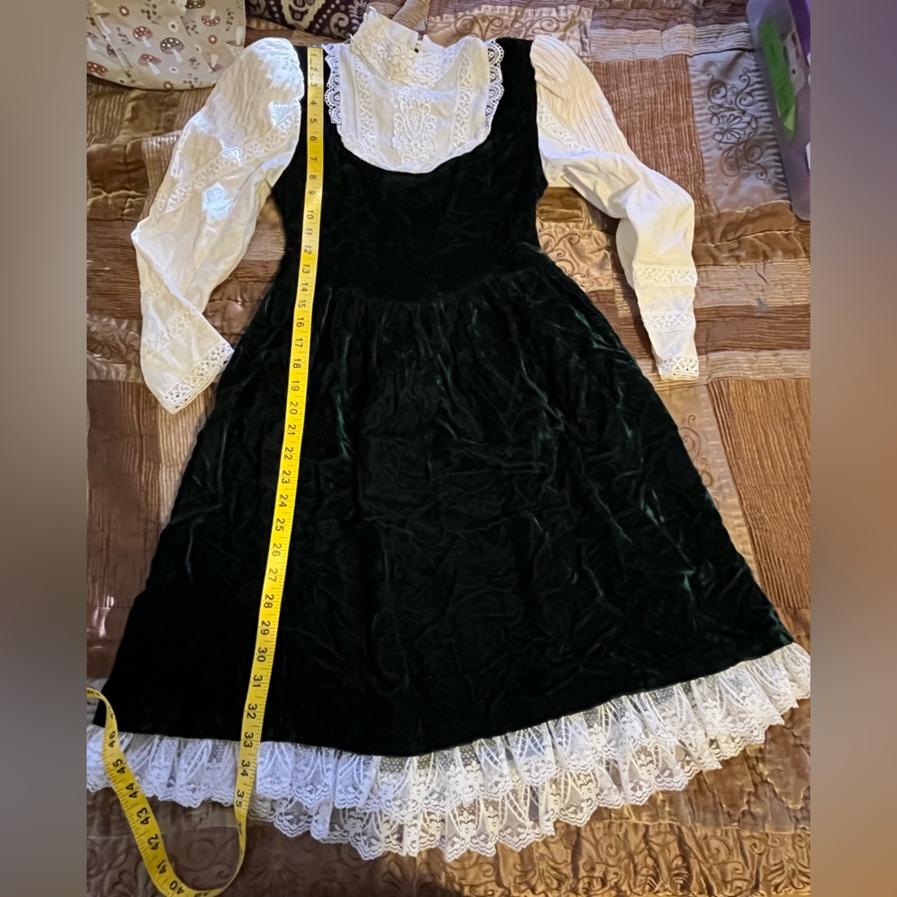 Gunne Sax Green Velvet Jump Dress with Cream Lace Blouse - Picture 10 of 15